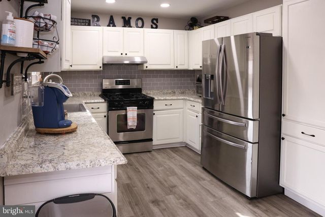 1 SILKTREE CT, Bear, DE 19701