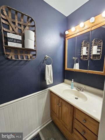 1 SILKTREE CT, Bear, DE 19701