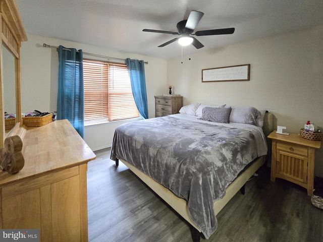 1 SILKTREE CT, Bear, DE 19701