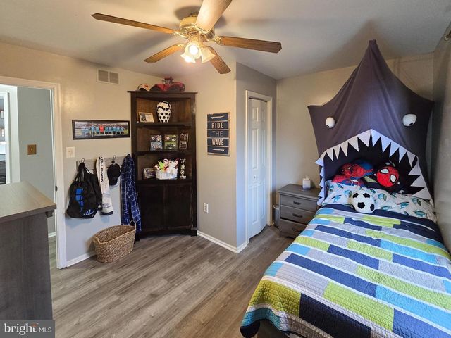 1 SILKTREE CT, Bear, DE 19701