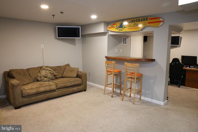 1 SILKTREE CT, Bear, DE 19701