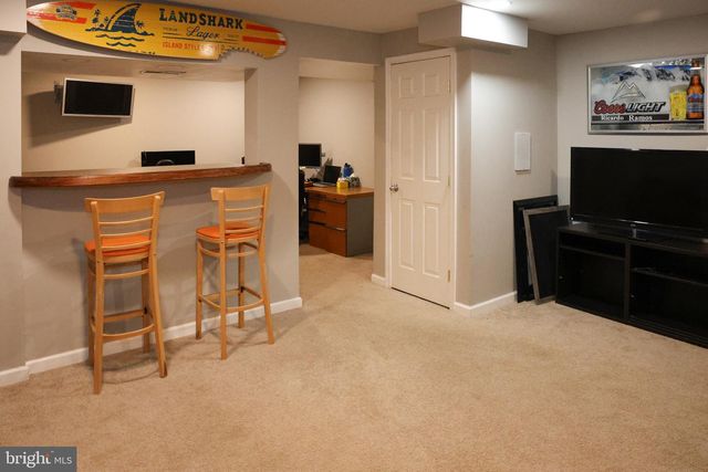 1 SILKTREE CT, Bear, DE 19701