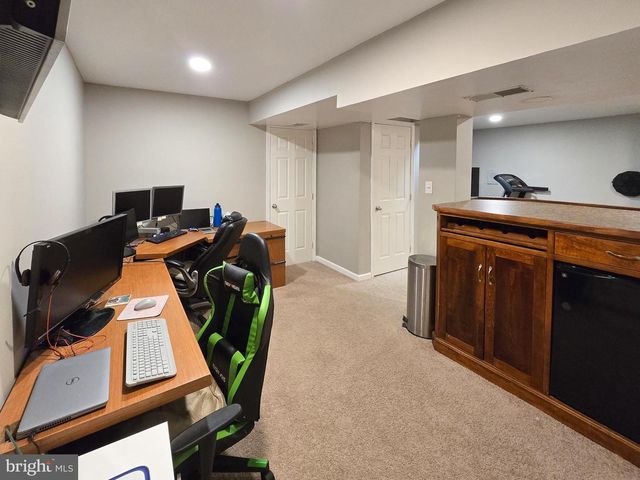 1 SILKTREE CT, Bear, DE 19701