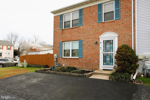 1 SILKTREE CT, Bear, DE 19701