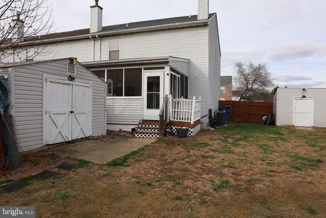 1 SILKTREE CT, Bear, DE 19701