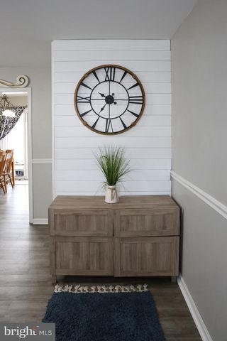 1 SILKTREE CT, Bear, DE 19701