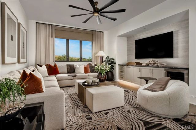 545 PENINSULA, Irvine, CA 92602