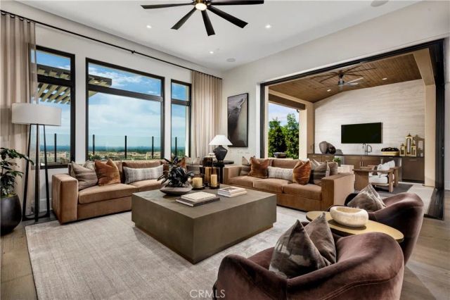 545 PENINSULA, Irvine, CA 92602