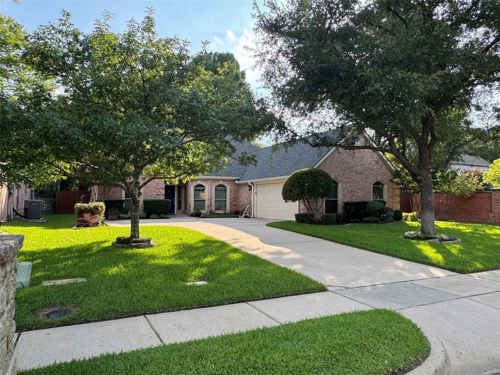 3200 Magnolia Court, Grapevine, TX 76051