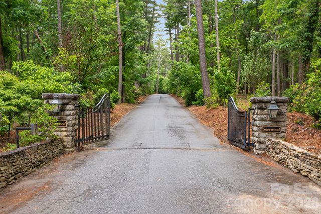 295 Roberts Lane N 9, Flat Rock, NC 28731