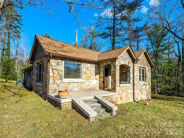104 Campground Road, Hendersonville, NC 28791