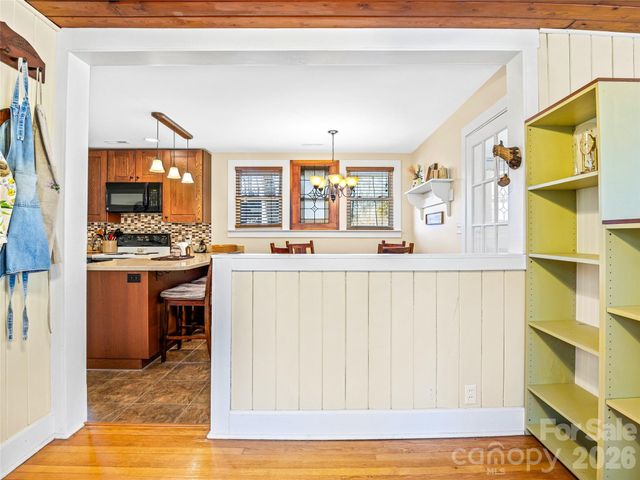 104 Campground Road, Hendersonville, NC 28791