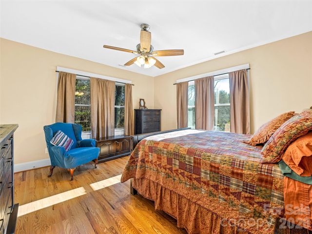 104 Campground Road, Hendersonville, NC 28791