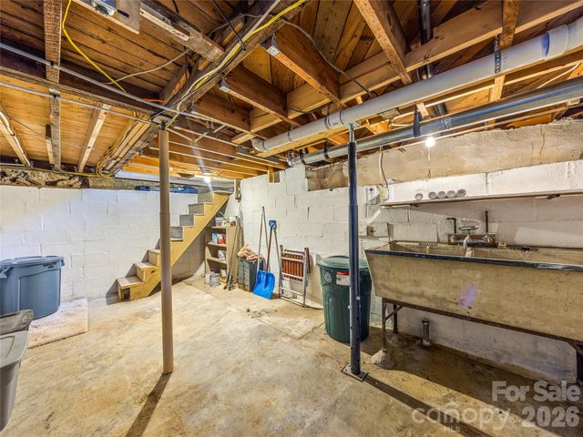 104 Campground Road, Hendersonville, NC 28791