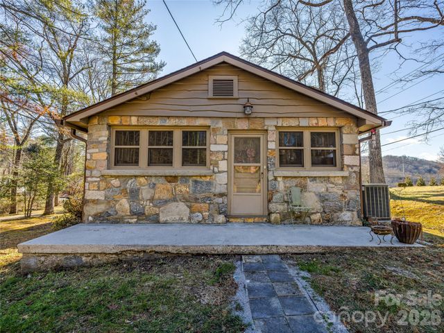 104 Campground Road, Hendersonville, NC 28791