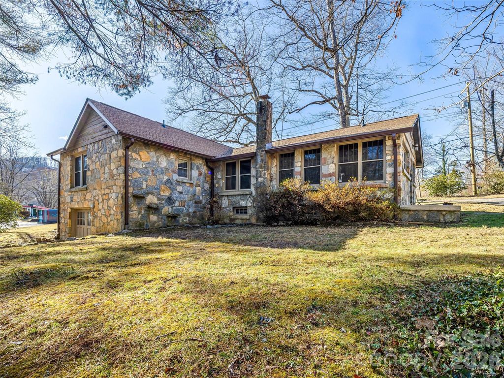 104 Campground Road, Hendersonville, NC 28791