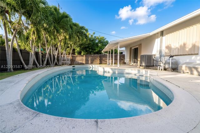 16020 SW 97th Ct, Miami, FL 33157
