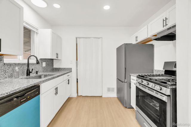 5936 Westlake Street, Taylor, MI 48180