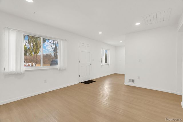 5936 Westlake Street, Taylor, MI 48180