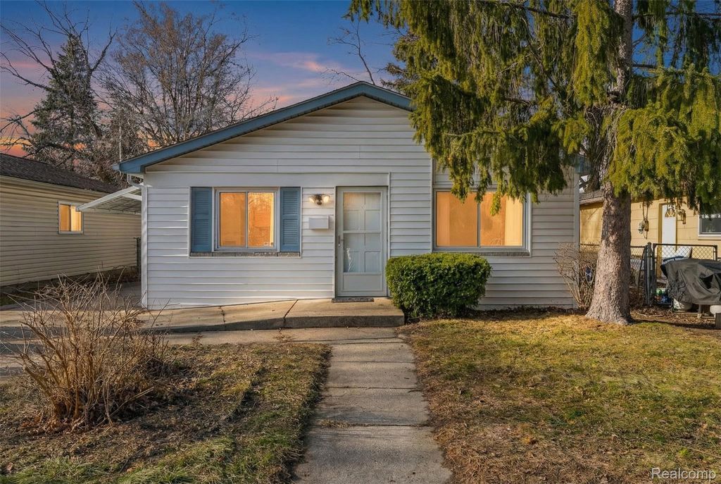 5936 Westlake Street, Taylor, MI 48180