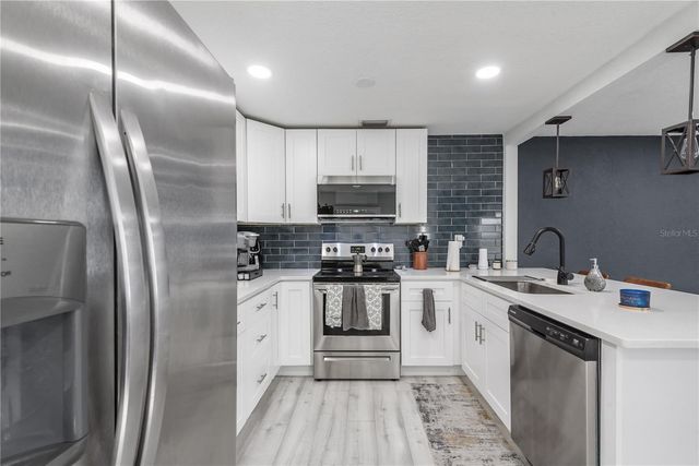 806 E HAMILTON AVENUE, Tampa, FL 33604