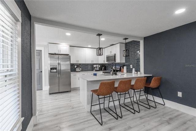 806 E HAMILTON AVENUE, Tampa, FL 33604