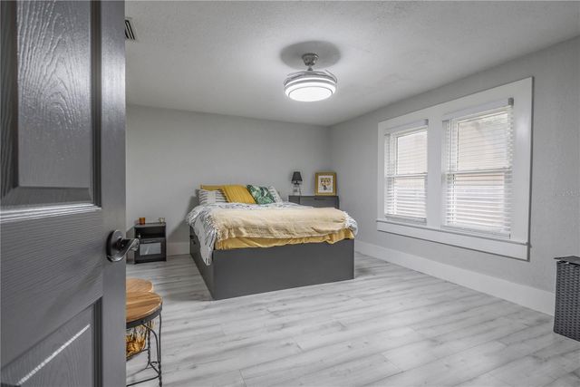 806 E HAMILTON AVENUE, Tampa, FL 33604