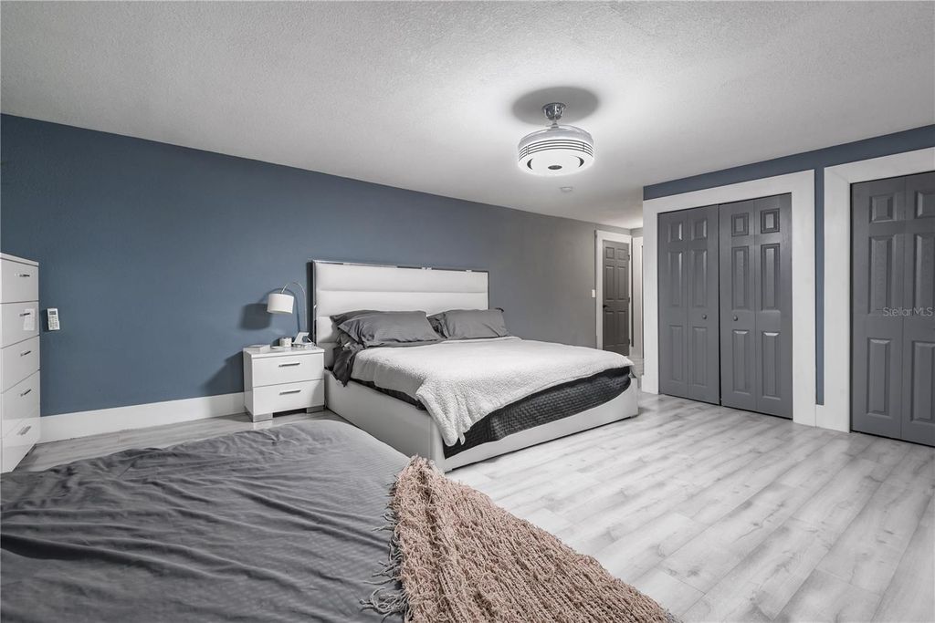 Image 19 of property listing at 806 E HAMILTON AVENUE, Tampa, FL 33604