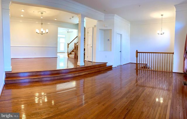 1802 DAWSON ST, Vienna, VA 22182