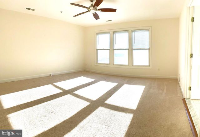 1802 DAWSON ST, Vienna, VA 22182