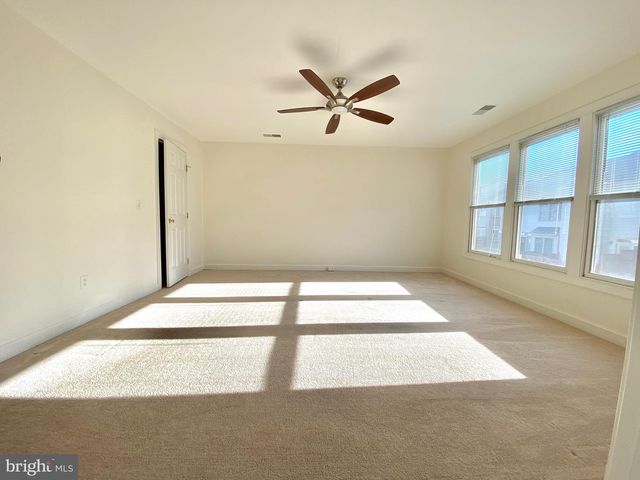 1802 DAWSON ST, Vienna, VA 22182