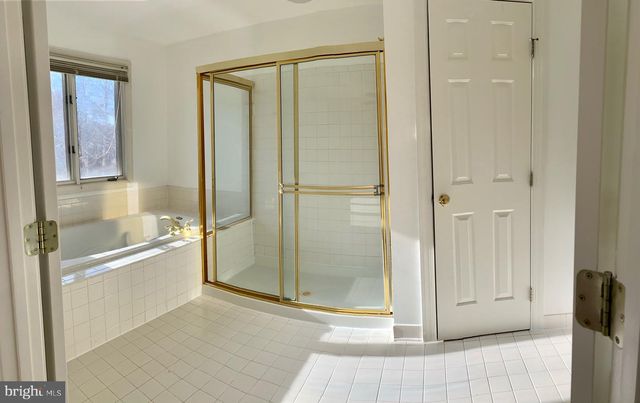 1802 DAWSON ST, Vienna, VA 22182