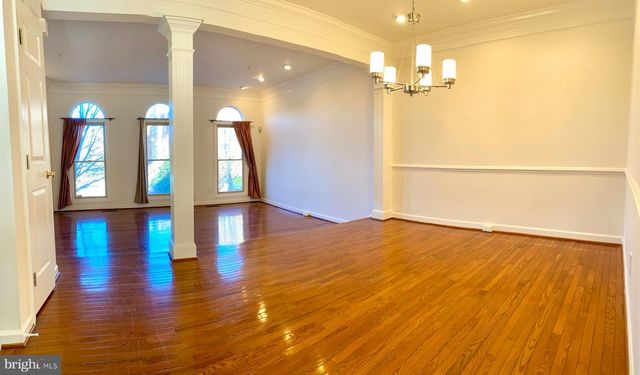 1802 DAWSON ST, Vienna, VA 22182