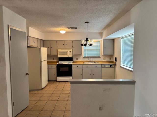 4158 Freestone, San Antonio, TX 78222