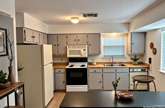 4158 Freestone, San Antonio, TX 78222