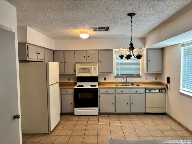 4158 Freestone, San Antonio, TX 78222