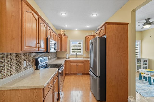 582 Storm Court, Tipp City, OH 45371