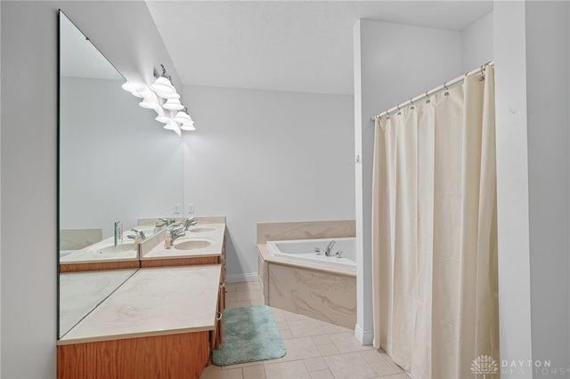 582 Storm Court, Tipp City, OH 45371