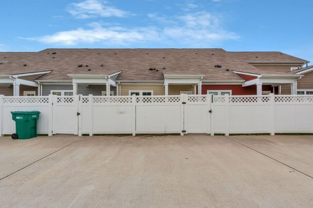 305 Dursley Pvt Ln, Spring Hill, TN 37174