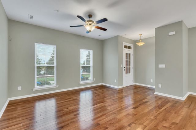 305 Dursley Pvt Ln, Spring Hill, TN 37174