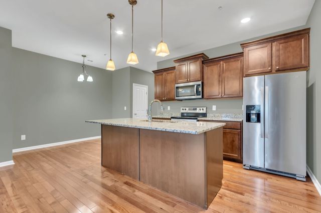 305 Dursley Pvt Ln, Spring Hill, TN 37174