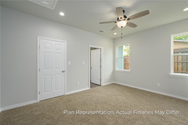 203 E Laura Avenue, Quinlan, TX 75474