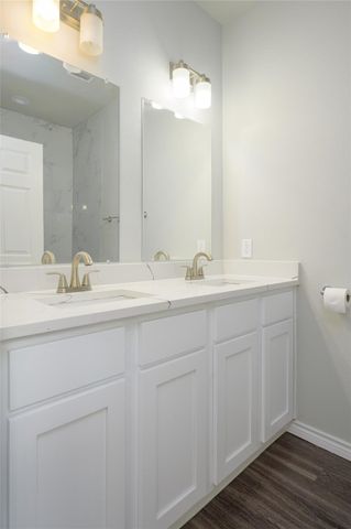 203 E Laura Avenue, Quinlan, TX 75474