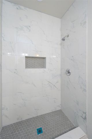 203 E Laura Avenue, Quinlan, TX 75474