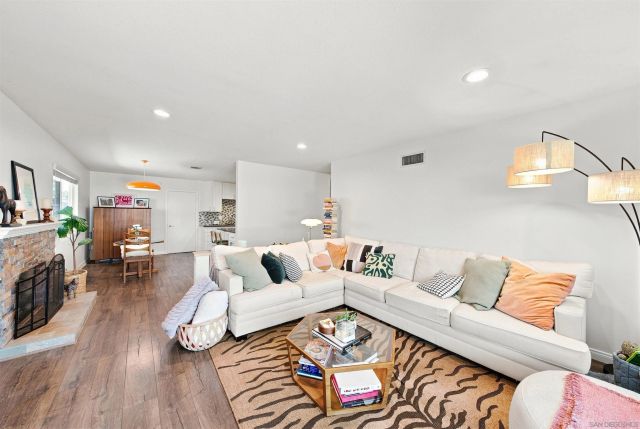 7434 Ashford Pl, San Diego, CA 92111