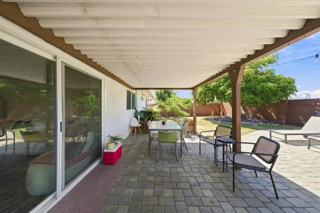 7434 Ashford Pl, San Diego, CA 92111