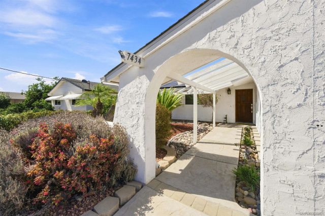 7434 Ashford Pl, San Diego, CA 92111
