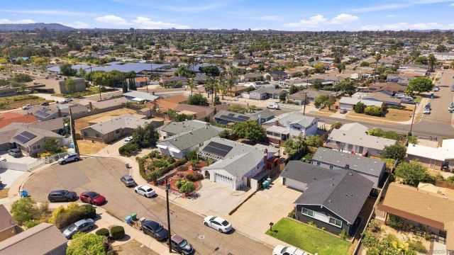 7434 Ashford Pl, San Diego, CA 92111