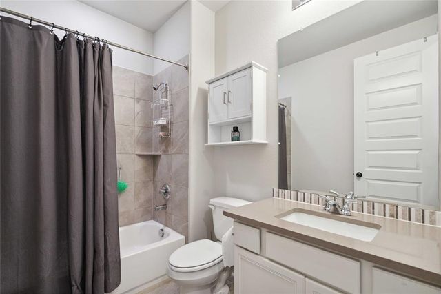 17464 Chestnut Cove Drive, Conroe, TX 77302