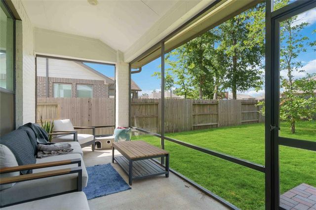17464 Chestnut Cove Drive, Conroe, TX 77302